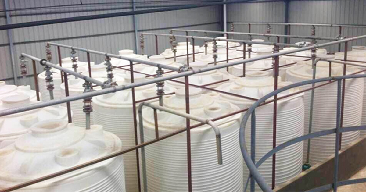 50T圓柱形塑料儲罐應用於環保水處理行業